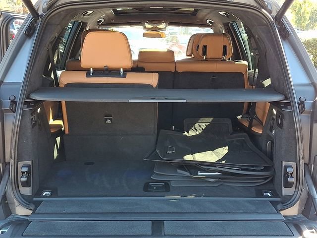 Used 2023 BMW X7 xDrive40i w/ Executive Package image 37