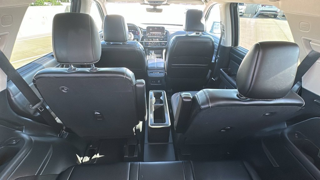 Used 2024 Nissan Pathfinder Platinum FWD image 38