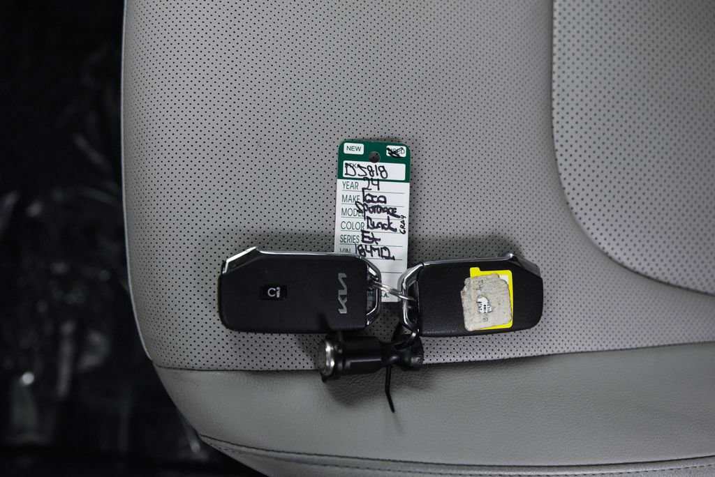 Used 2024 Kia Sportage EX image 27