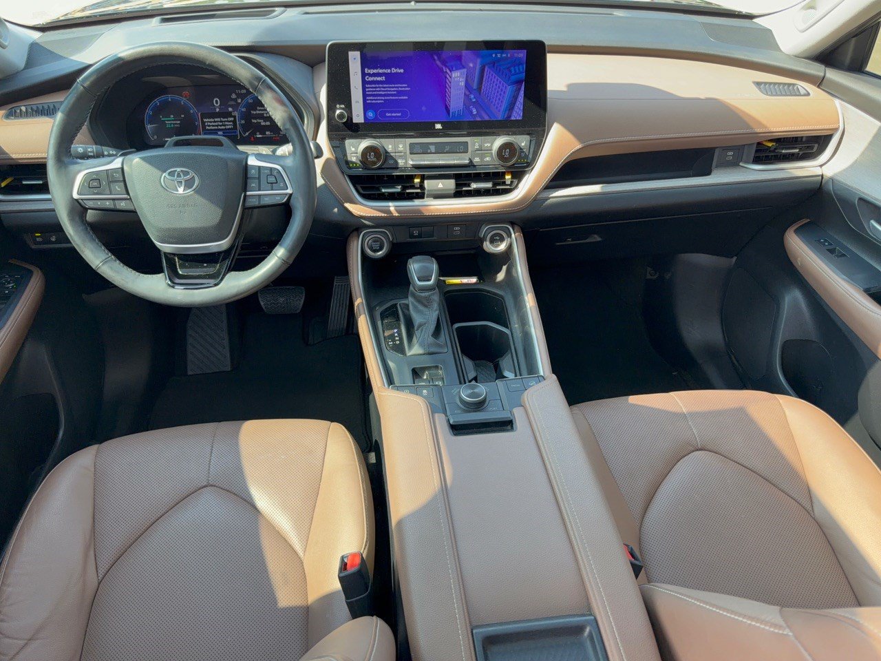 Used 2024 Toyota Grand Highlander AWD image 17