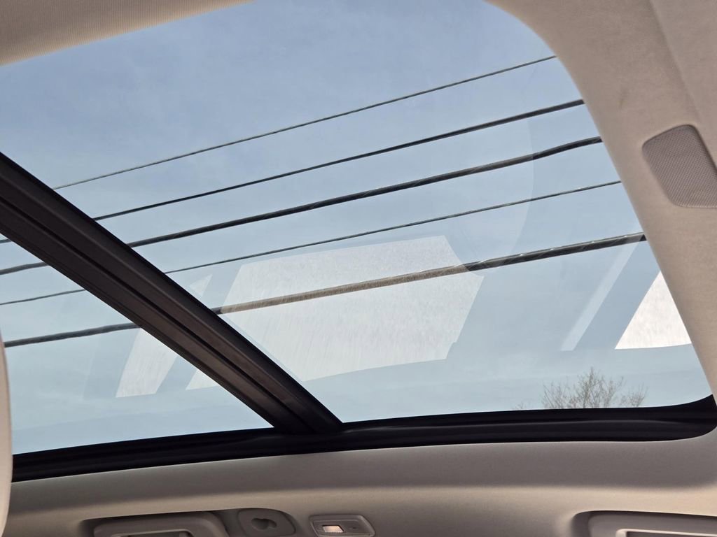 Used 2023 Volvo XC90 B6 Plus image 9