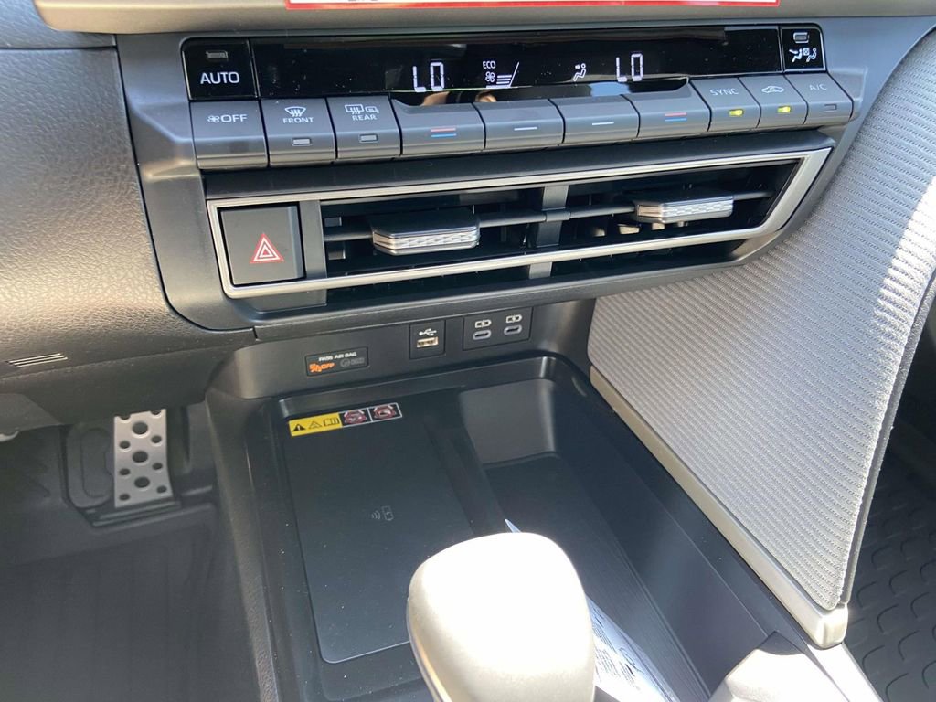 New 2026 Toyota Camry SE FWD image 24