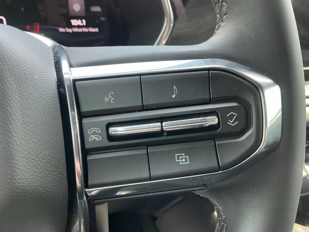 Used 2026 GMC Canyon Elevation RWD image 41