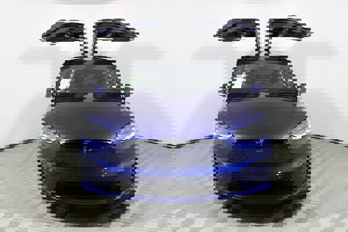 Used 2022 Tesla Model X Plaid image 2