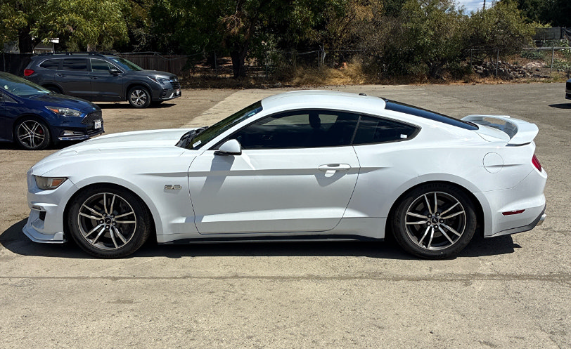 Used 2017 Ford Mustang GT Premium RWD image 4