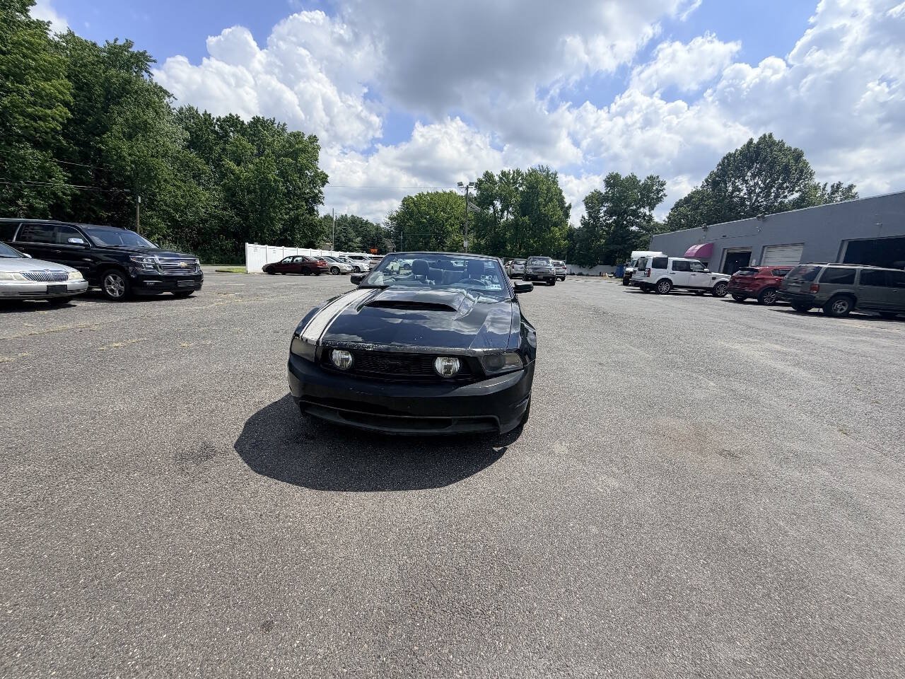 Used 2010 Ford Mustang GT Premium RWD image 3