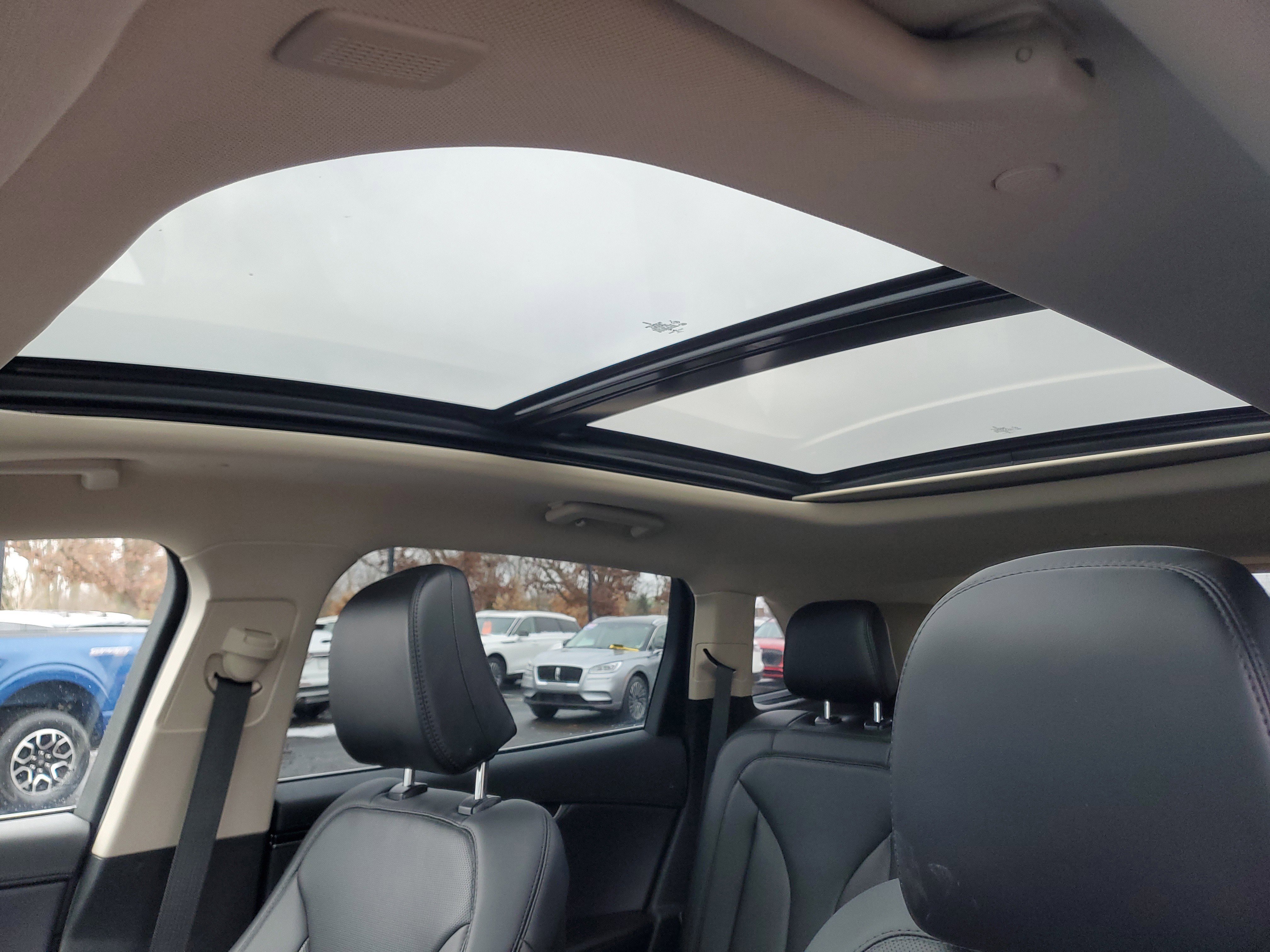 Certified 2022 Lincoln Nautilus Reserve w/ Equipment Group 201A image 11