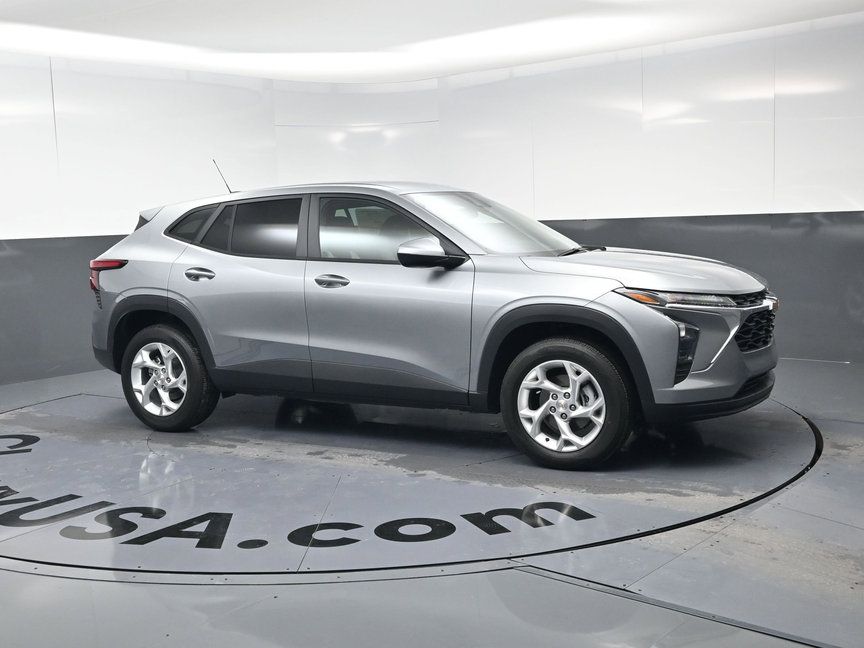 New 2026 Chevrolet Trax LS w/ LS Convenience Package image 2