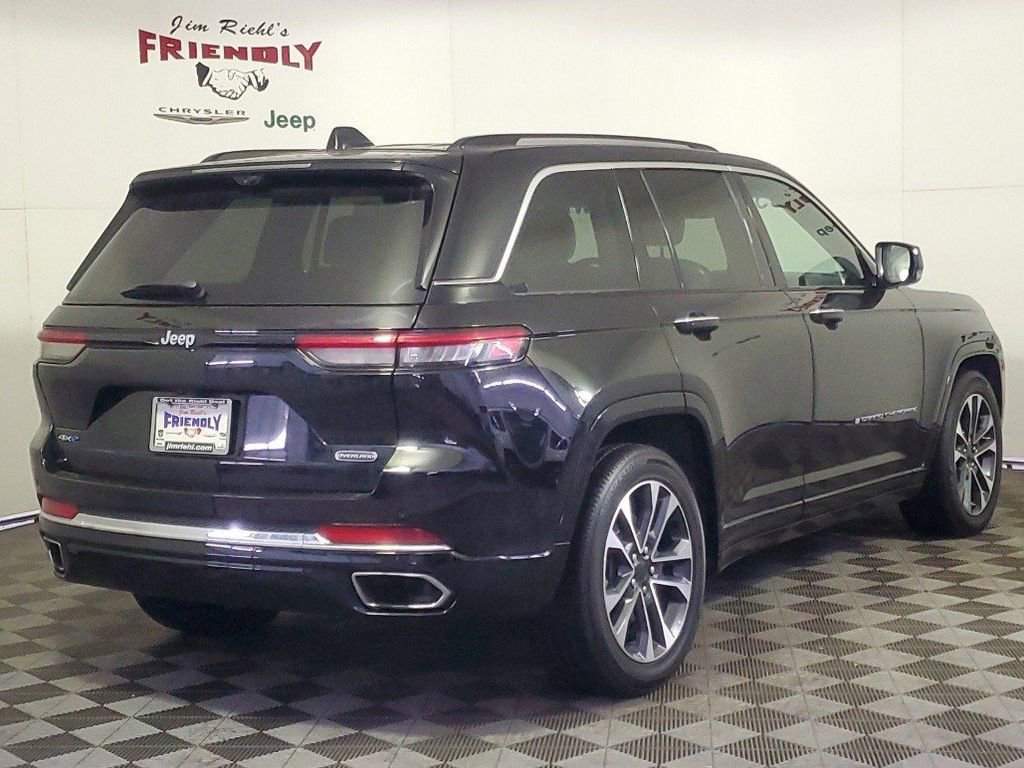 Used 2022 Jeep Grand Cherokee Overland w/ Luxury Tech Group IV AWD/4WD image 3