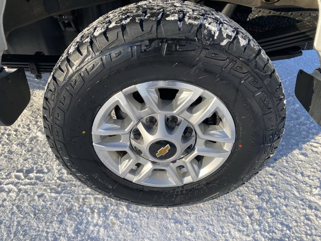 Used 2025 Chevrolet Silverado 2500 LT w/ Convenience Package image 29