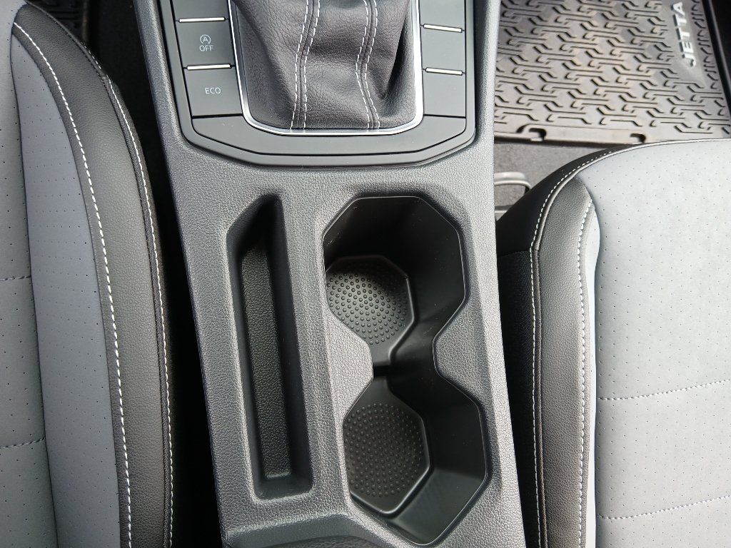 New 2027 Volkswagen Jetta SE FWD image 18