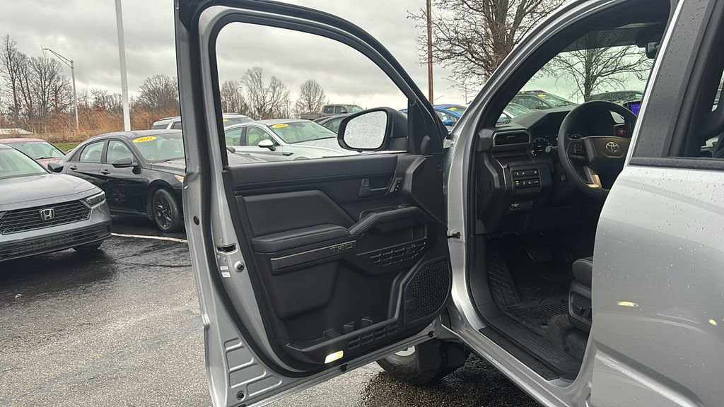 Used 2025 Toyota 4Runner TRD Off-Road Premium w/ Tow Technology Package image 11