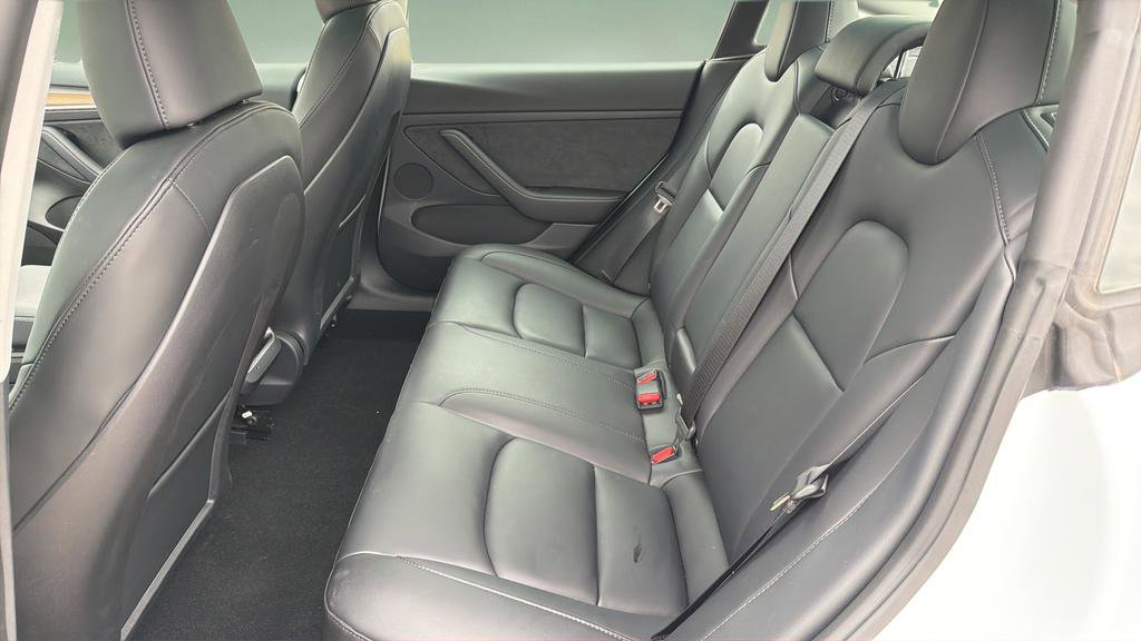 Used 2023 Tesla Model 3 Standard Range image 18