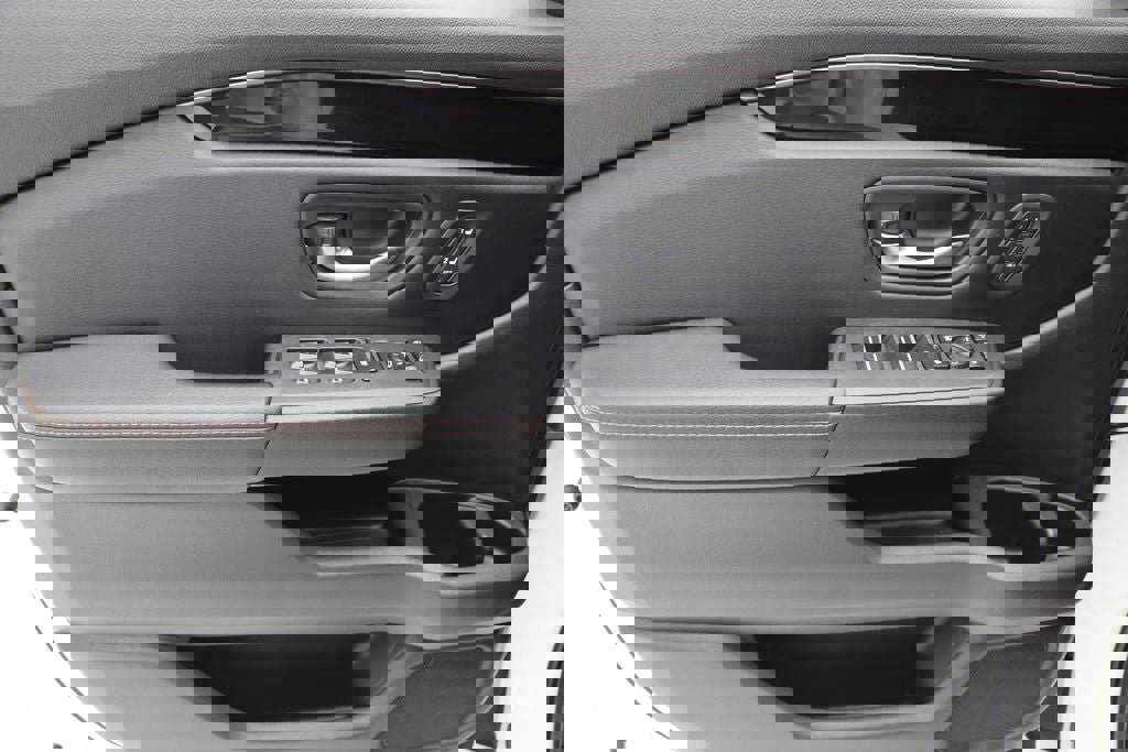 Used 2024 Honda Pilot TrailSport image 18