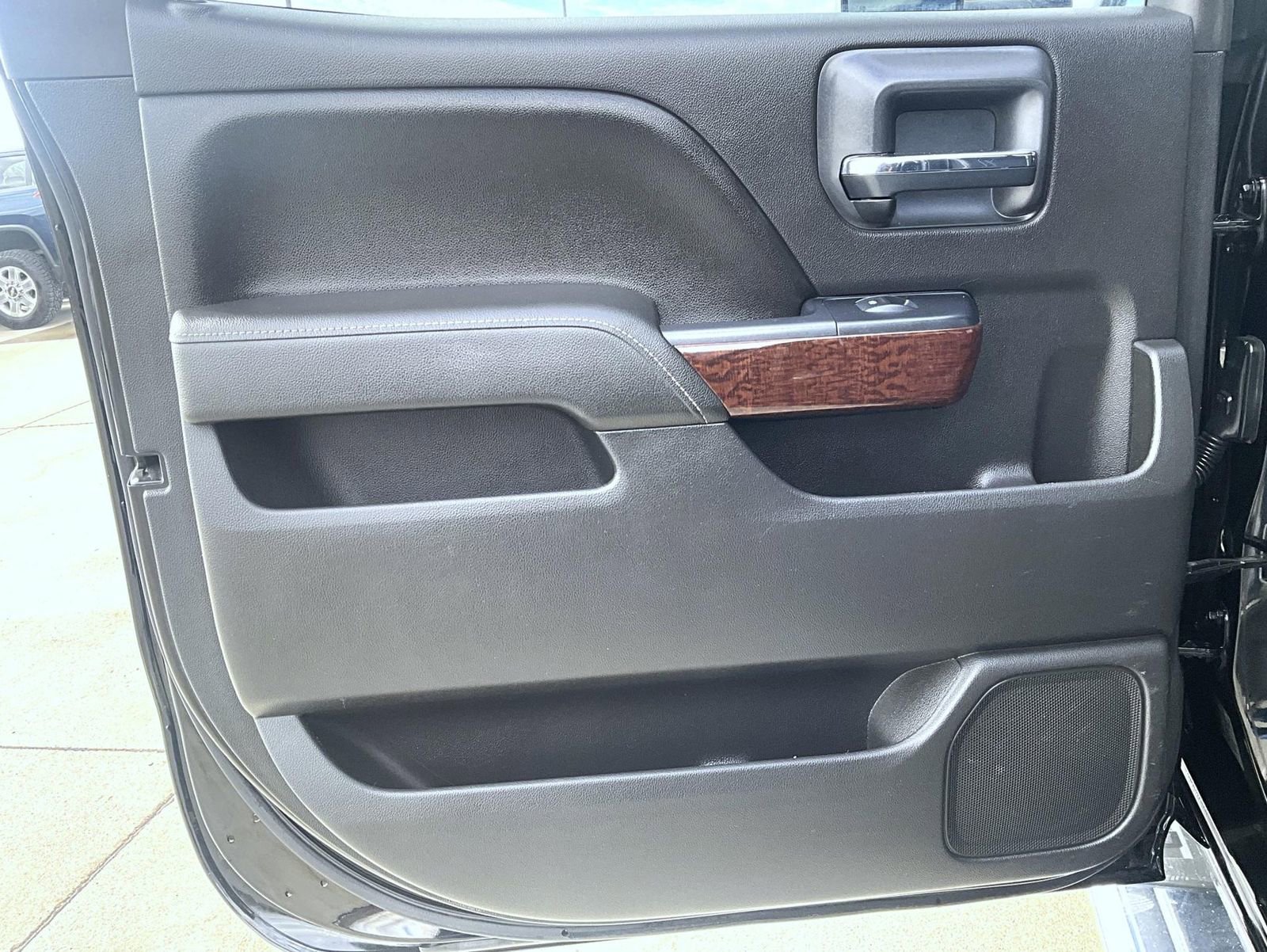 Used 2015 GMC Sierra 3500 SLT w/ Duramax Plus Package image 21