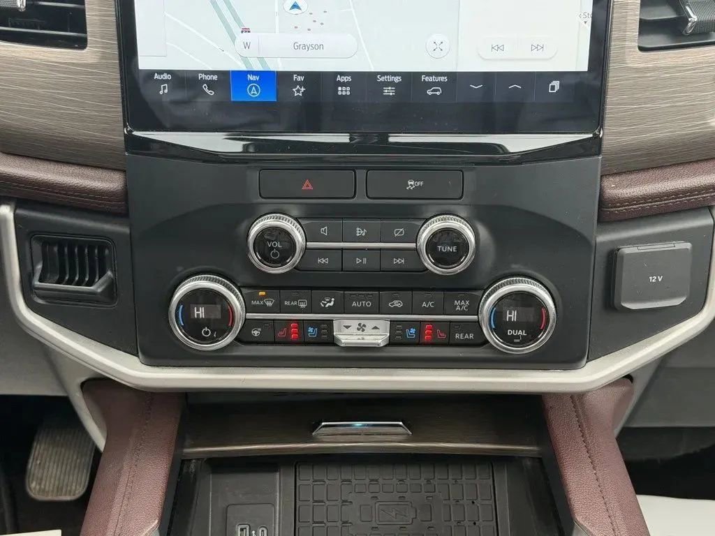 Used 2023 Ford Expedition Limited AWD/4WD image 24