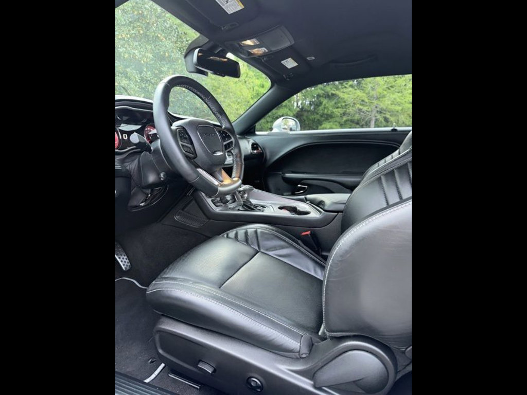 Used 2023 Dodge Challenger SRT Hellcat w/ Driver Convenience Group RWD image 9