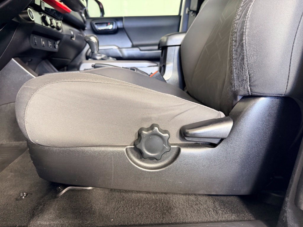 Used 2016 Toyota Tacoma TRD Sport w/ Towing Package RWD image 23