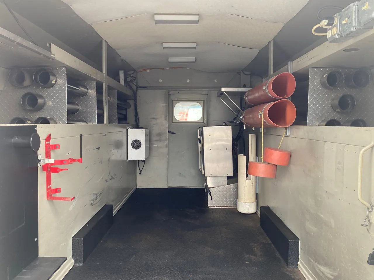 Used 2008 Chevrolet Express 3500 image 25