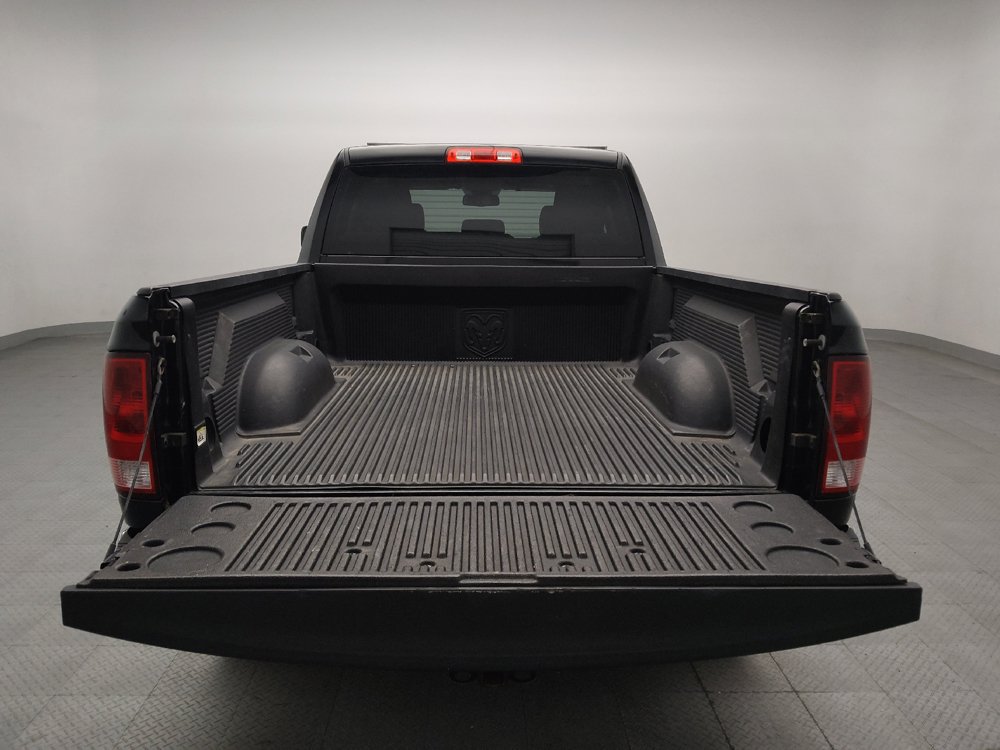Used 2020 RAM 1500 Tradesman w/ Chrome Appearance Group RWD image 29