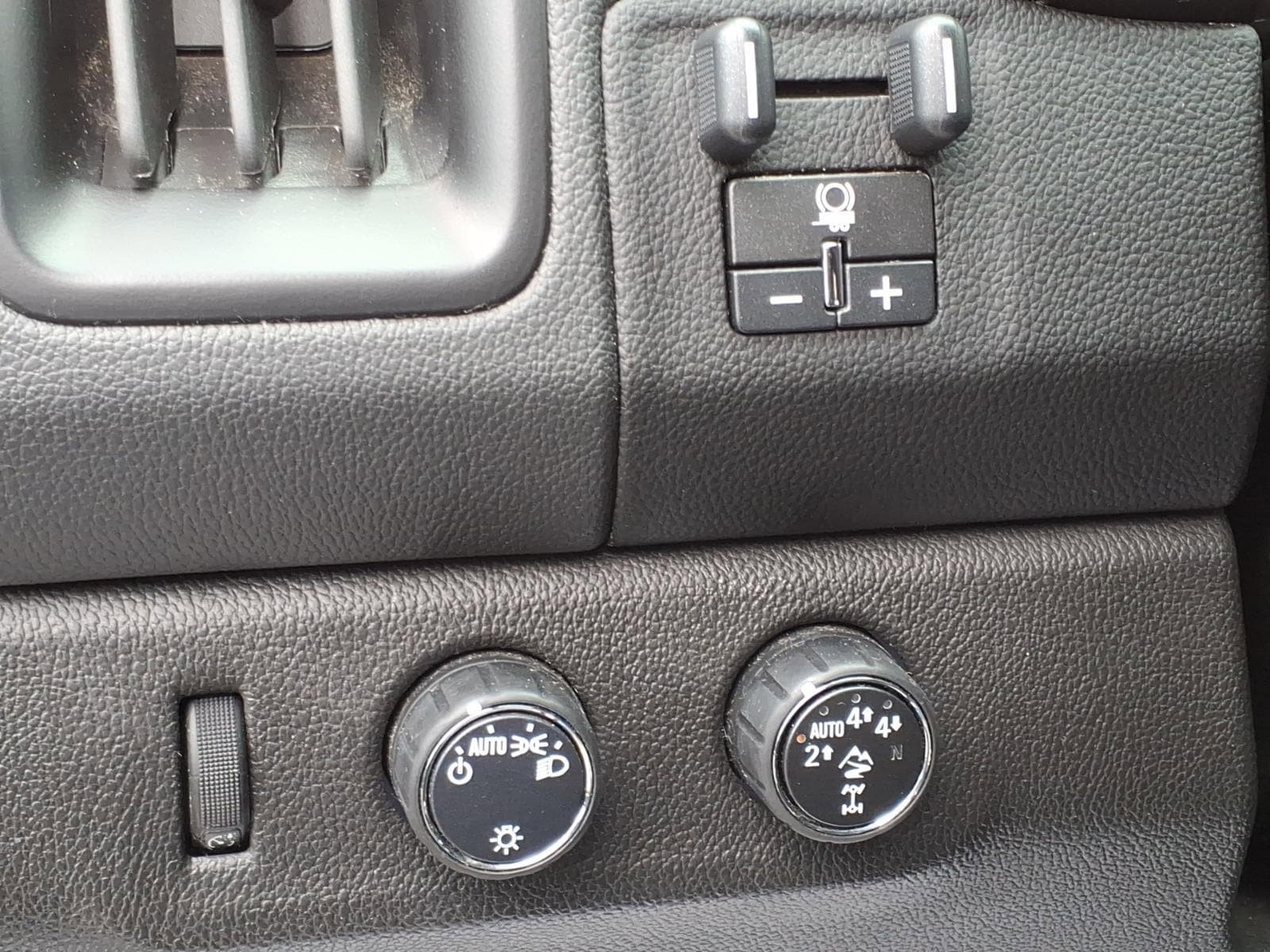 Used 2022 Chevrolet Colorado ZR2 AWD/4WD image 15