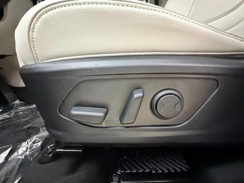 Used 2025 Hyundai Tucson Limited AWD/4WD image 26