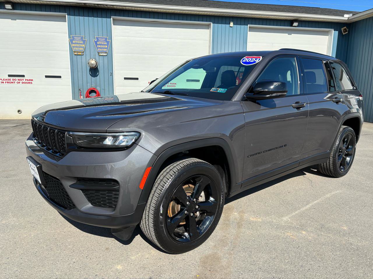 Used 2024 Jeep Grand Cherokee Altitude