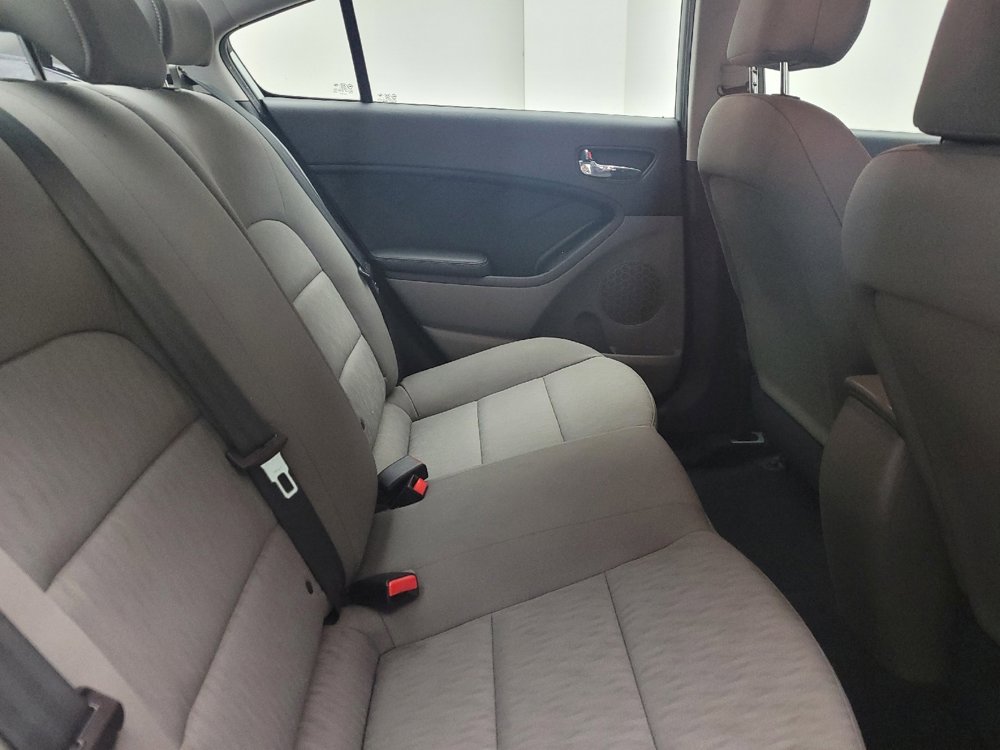 Used 2016 Kia Forte LX image 19