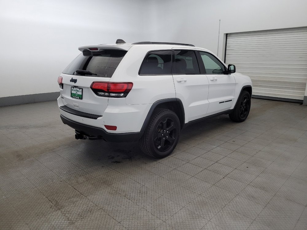 Used 2018 Jeep Grand Cherokee Laredo AWD/4WD image 9