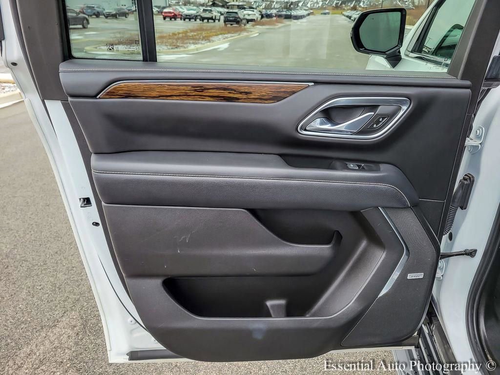 Used 2023 Chevrolet Suburban Premier image 25