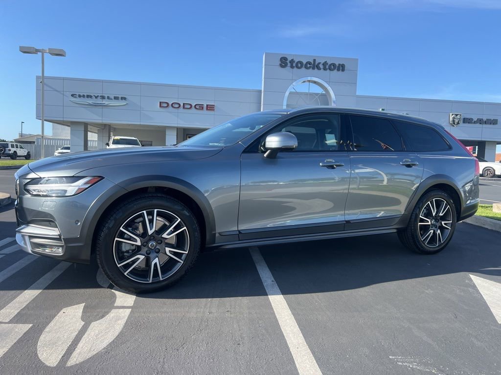 Used 2017 Volvo V90 T6 Cross Country AWD/4WD image 1