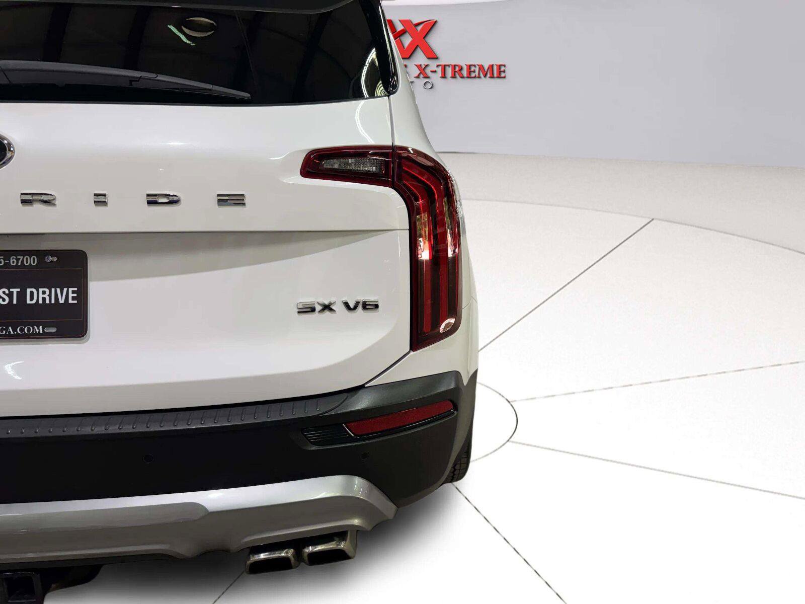 Used 2021 Kia Telluride SX w/ Towing Package FWD image 15