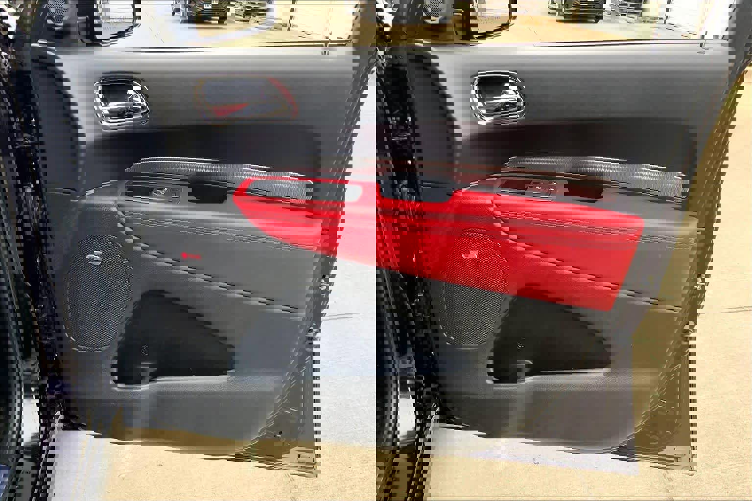 Used 2018 Dodge Durango R/T w/ Technology Group image 22