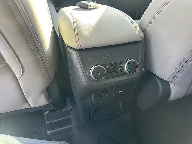 New 2025 Ford Explorer Active w/ Active Comfort Package image 15