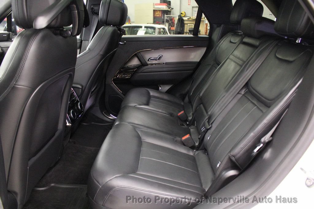 Used 2025 Land Rover Range Rover Sport SE AWD/4WD image 34