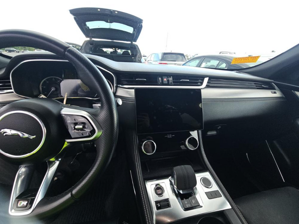 Used 2023 Jaguar F-PACE R-Dynamic S AWD/4WD image 6
