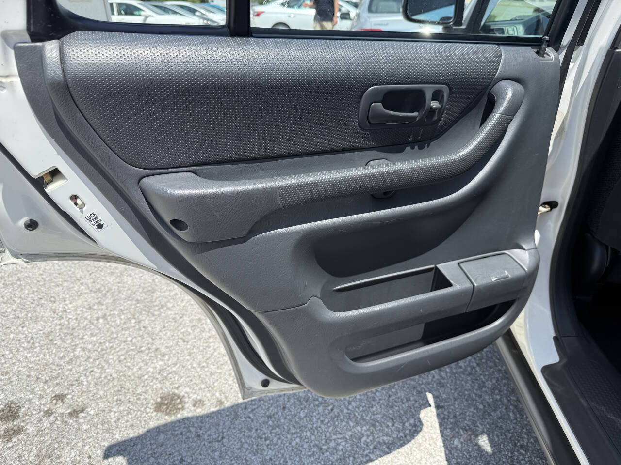 Used 2001 Honda CR-V LX image 19