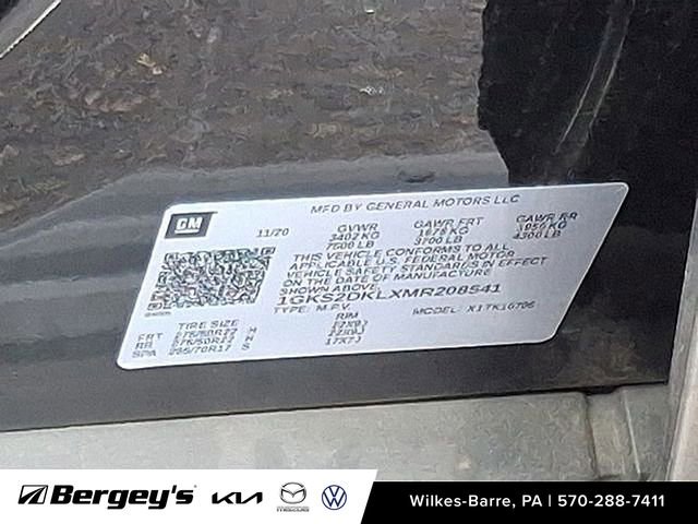 Used 2021 GMC Yukon Denali w/ Denali Premium Package image 38