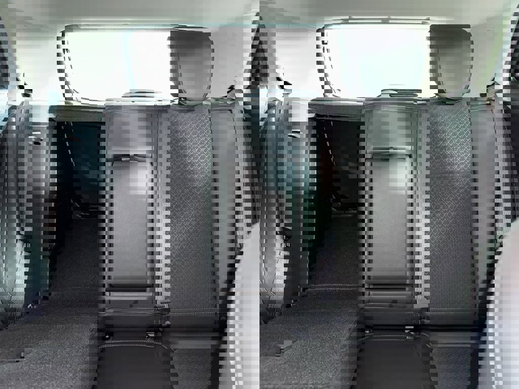 Used 2021 Buick Encore Preferred w/ Safety Package II image 5