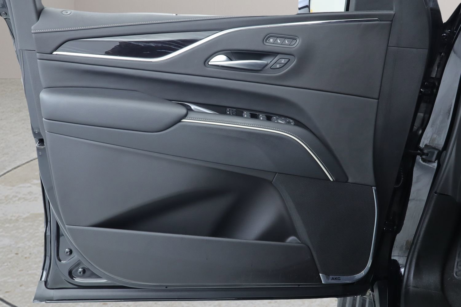 Used 2023 Cadillac Escalade Sport w/ Touring Package image 11