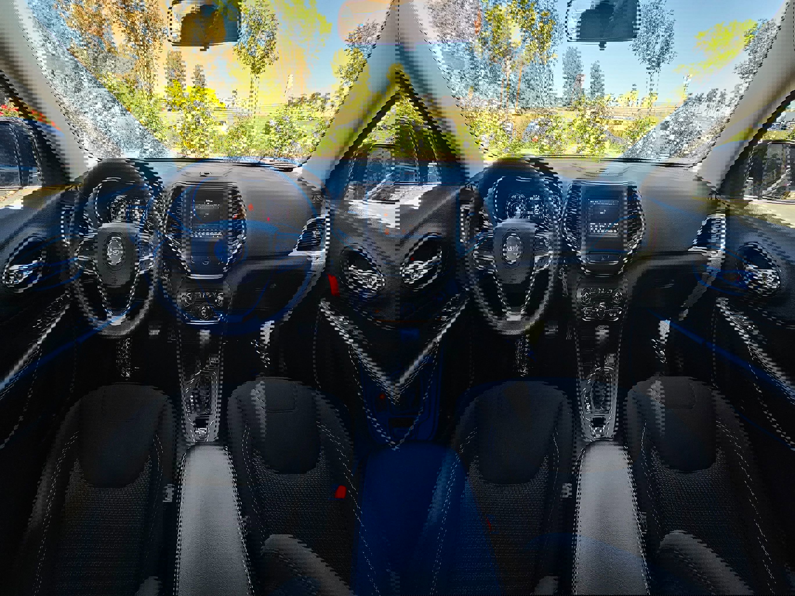 Used 2019 Jeep Cherokee Latitude w/ Popular Appearance Group image 19