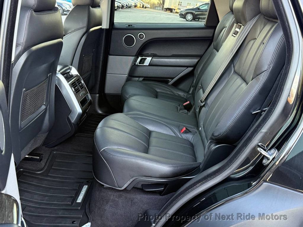 Used 2016 Land Rover Range Rover Sport SE image 11