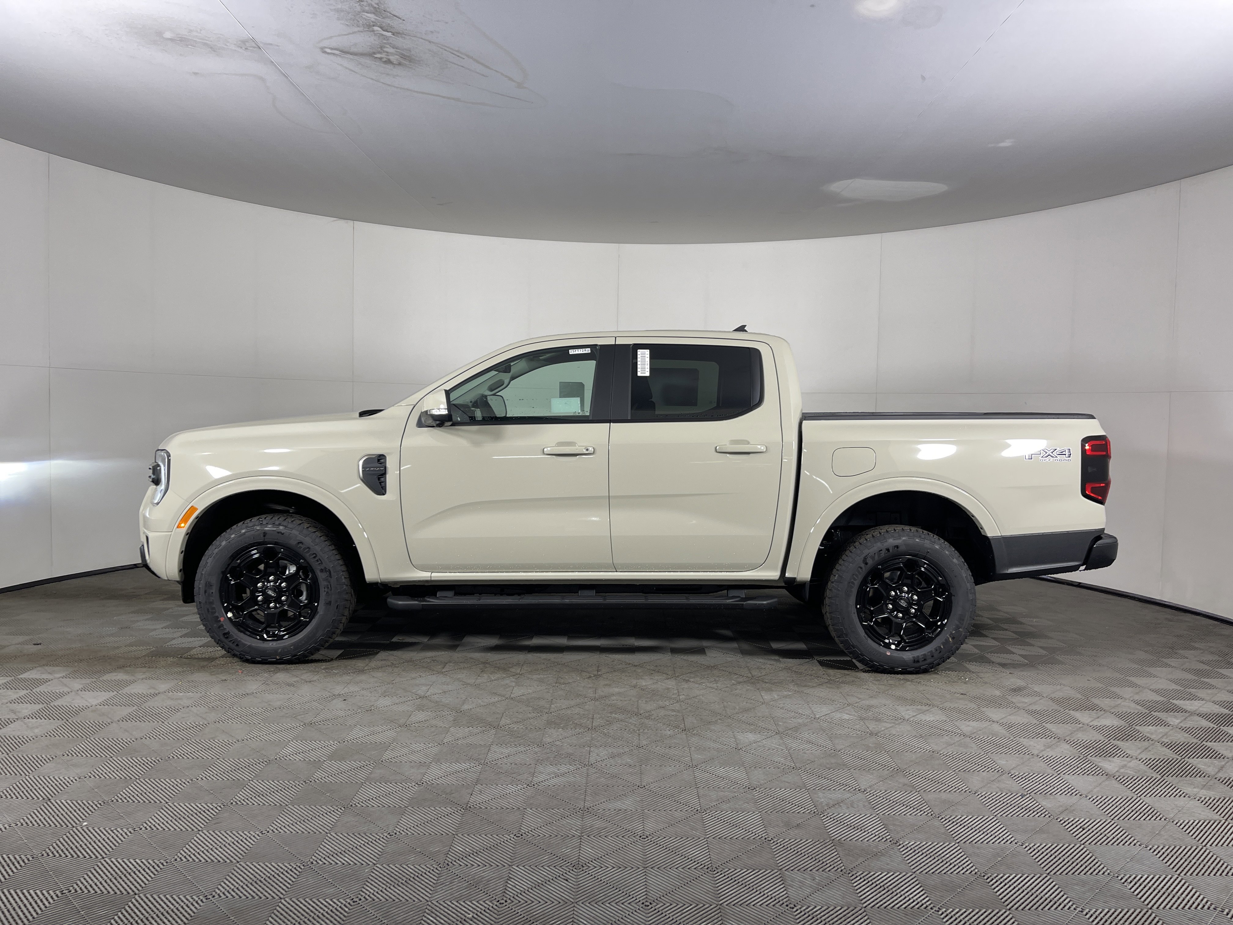 New 2025 Ford Ranger Lariat w/ FX4 Off-Road Package image 3