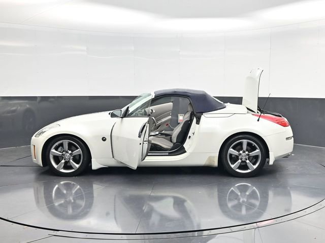 Used 2006 Nissan 350Z Touring image 48
