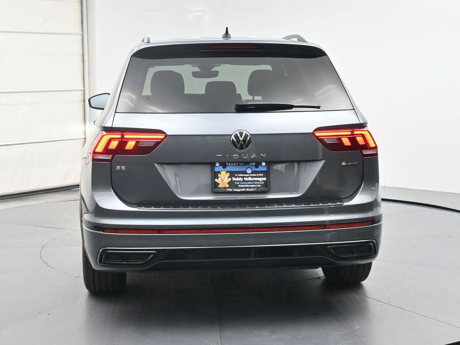 Certified 2023 Volkswagen Tiguan SE R-Line AWD/4WD image 22