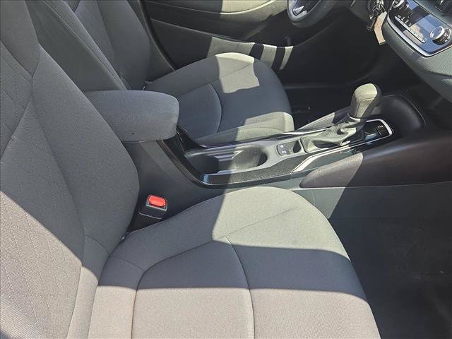 Used 2022 Toyota Corolla LE FWD image 19