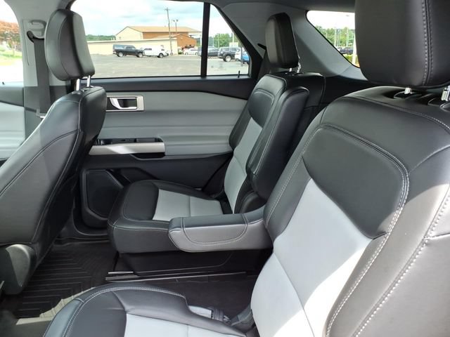 Used 2022 Ford Explorer XLT w/ Equipment Group 202A RWD image 14