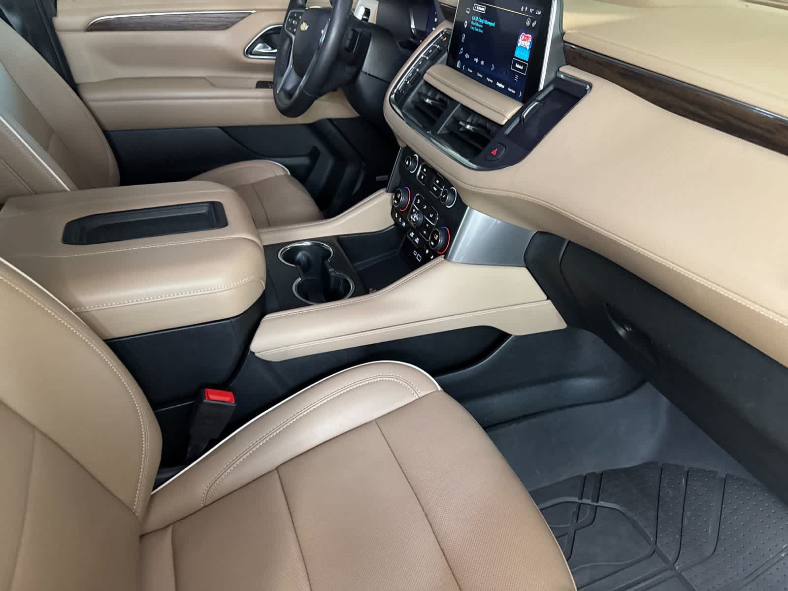Used 2024 Chevrolet Tahoe Premier AWD/4WD image 19