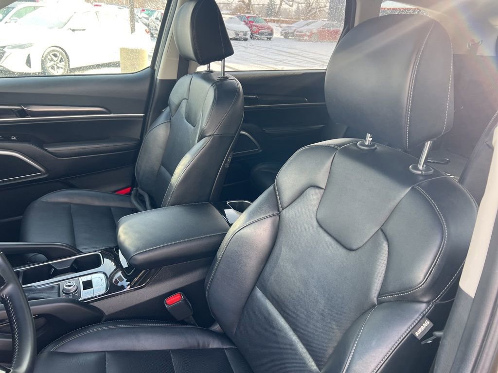 Certified 2023 Kia Telluride S w/ S Sunroof Package image 5