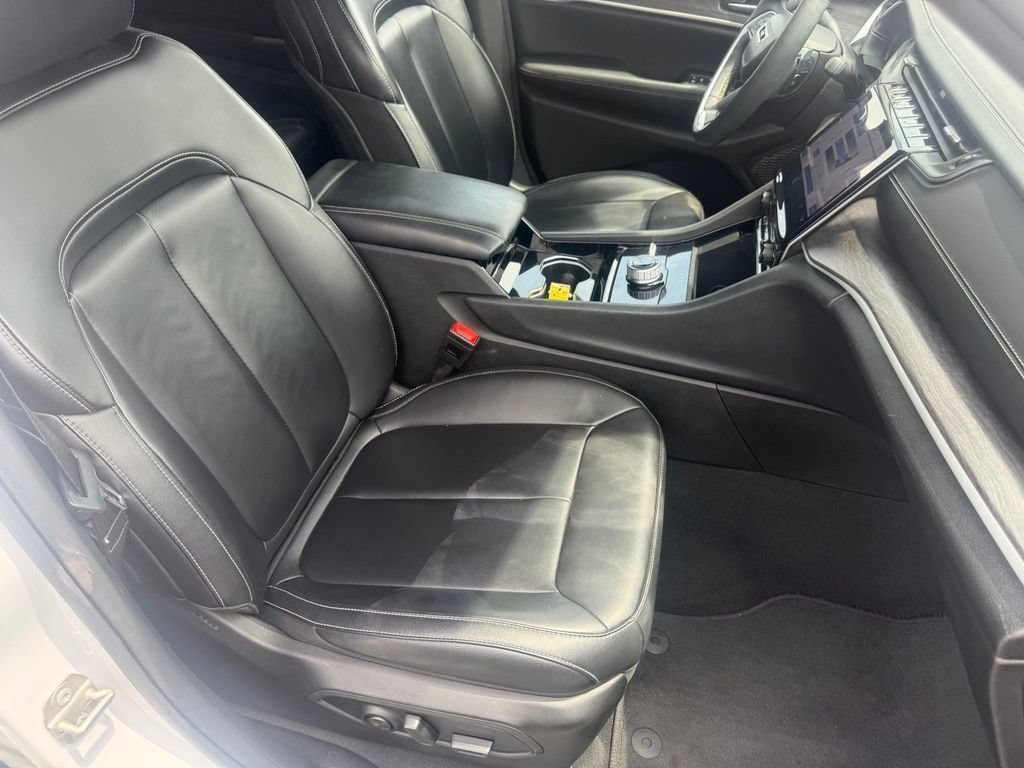 Used 2023 Jeep Grand Cherokee L Limited AWD/4WD image 64